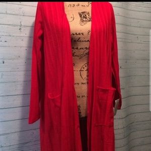 Lularoe Sarah small 
Red
Beautiful sweater
